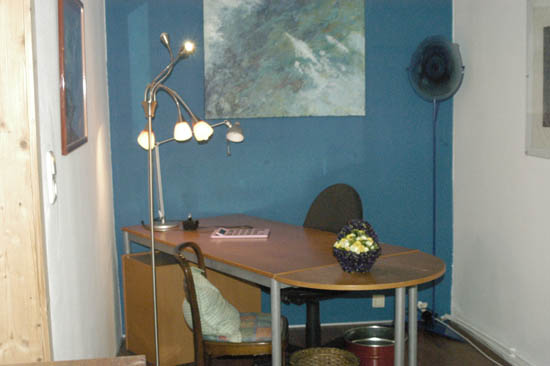 schreibtisch